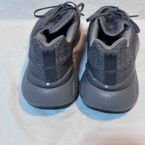 Adidas Swift Run 22 Triple Gray Size 14 NEW - Picture 4 of 7